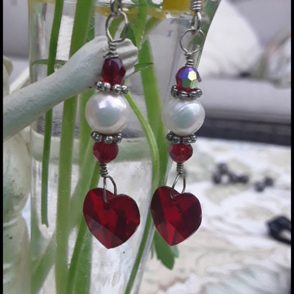 Chrystal heart earrings. - Picture 2 of 2